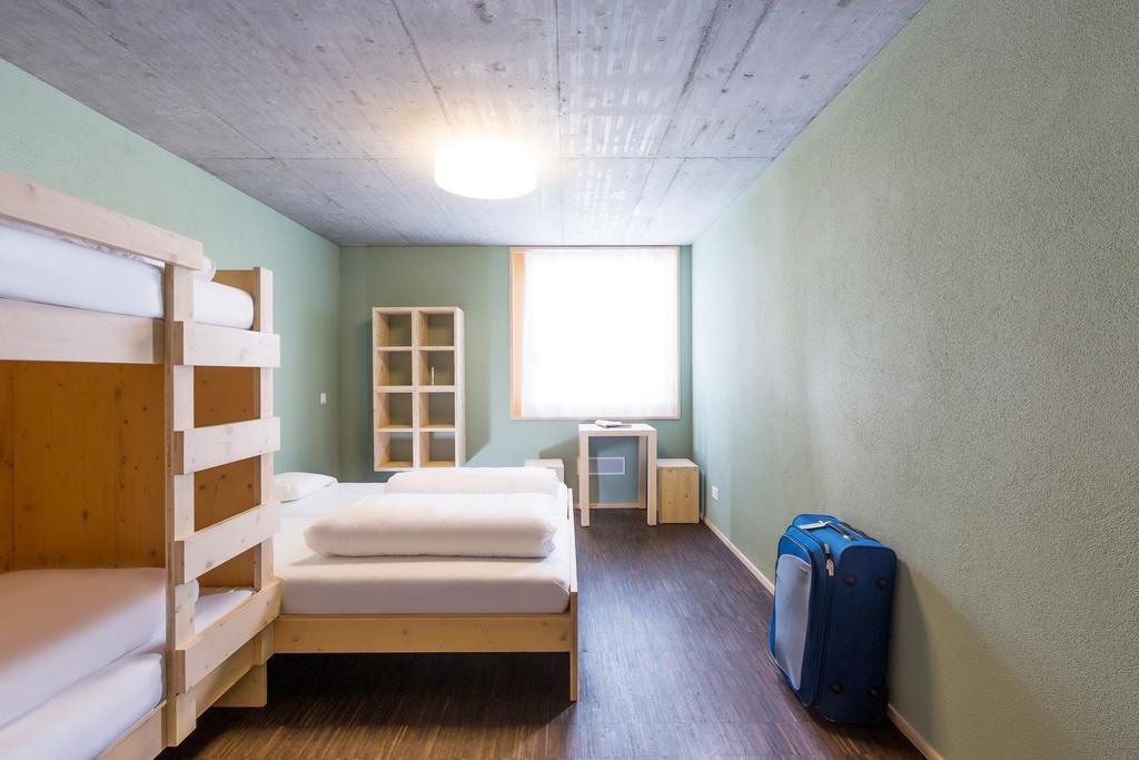 Nova Casa Spinatscha Sedrun Hostel ภายนอก รูปภาพ